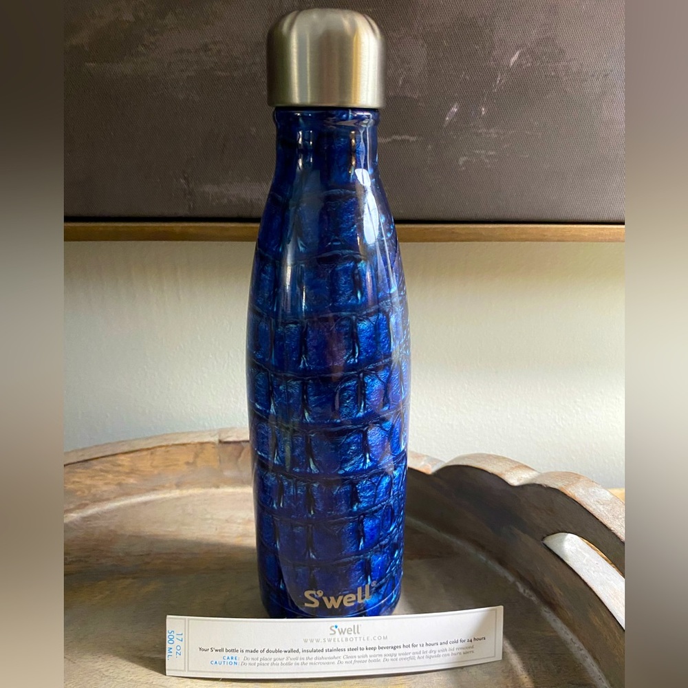 S’well Navy Alligator / Marble Water Bottle - 17 oz NEW Urban Outfitters